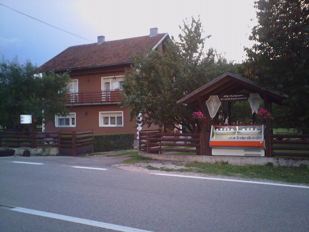 Gacka Rooms Vrhovine Exterior photo