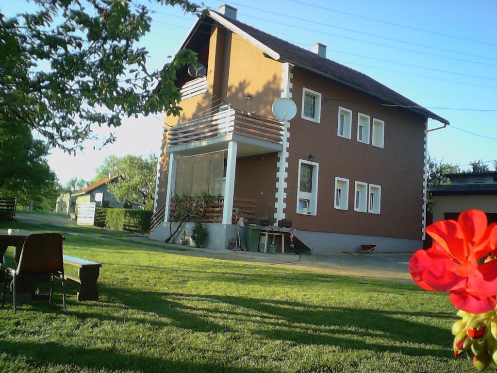 Gacka Rooms Vrhovine Exterior photo