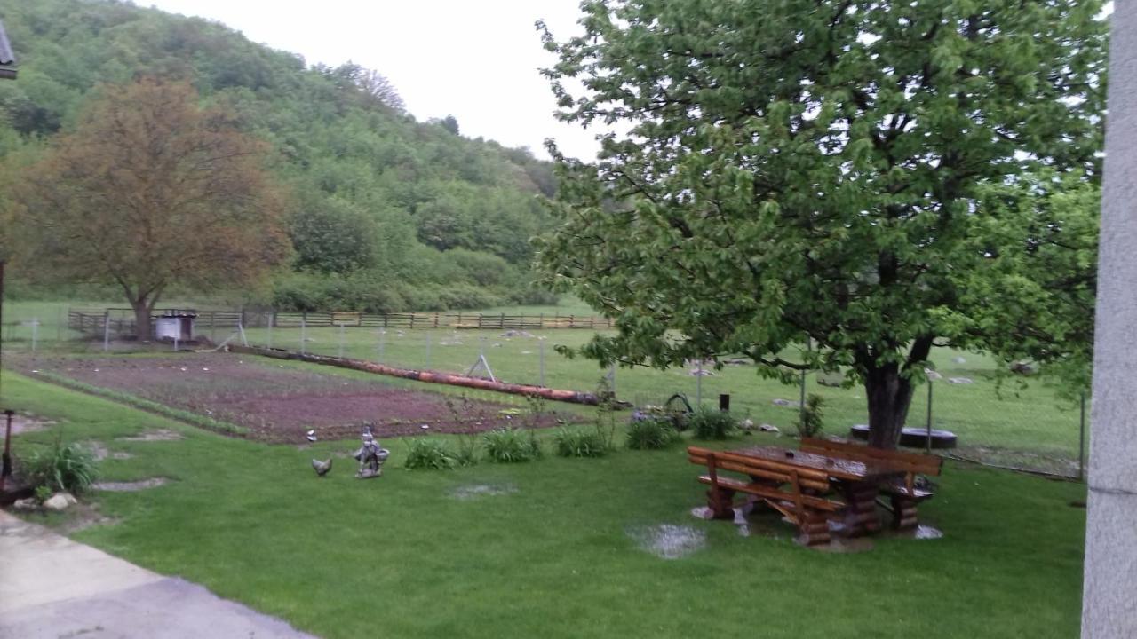 Gacka Rooms Vrhovine Exterior photo